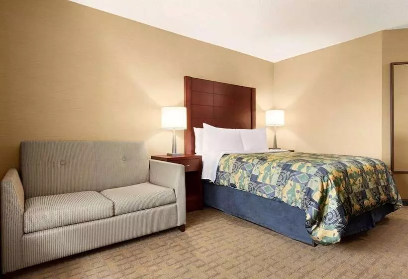 فندق Travelodge By Wyndham Oshawa Whitby