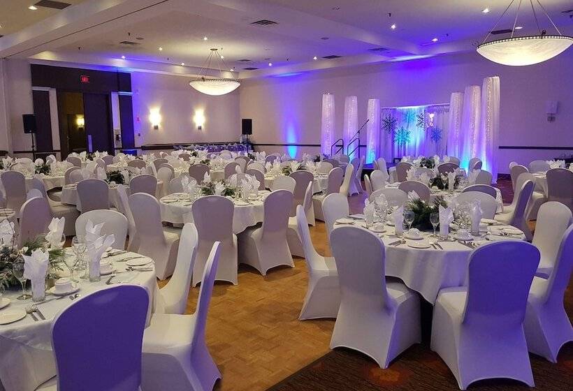 Travelodge Hotel By Wyndham Saskatoon