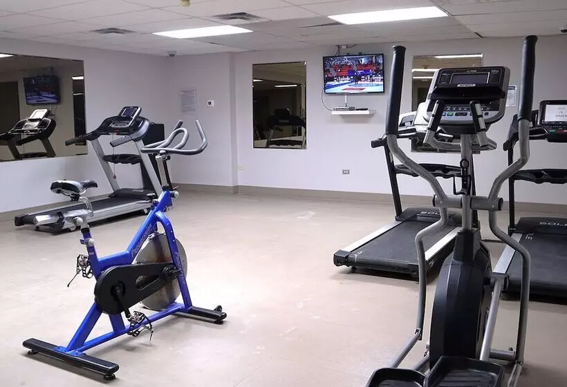 Travelodge Hotel By Wyndham Saskatoon