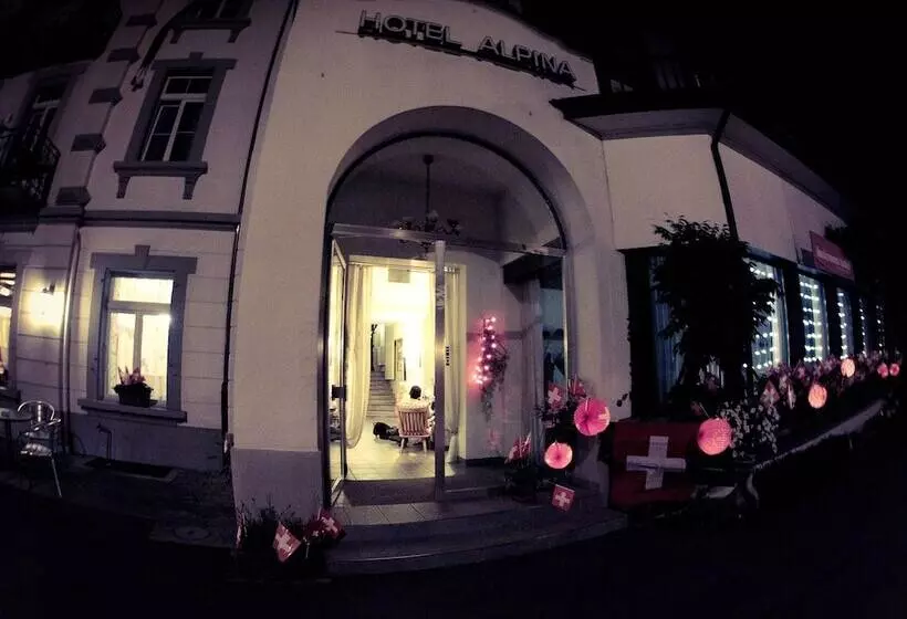 호텔 Alpina