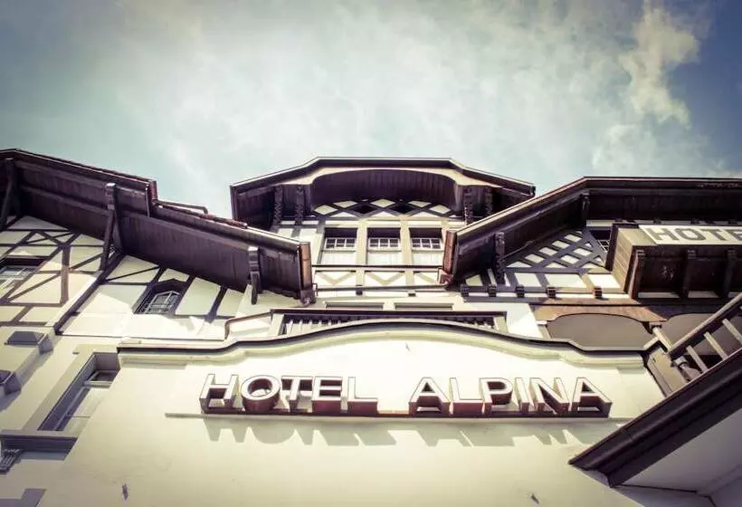 호텔 Alpina