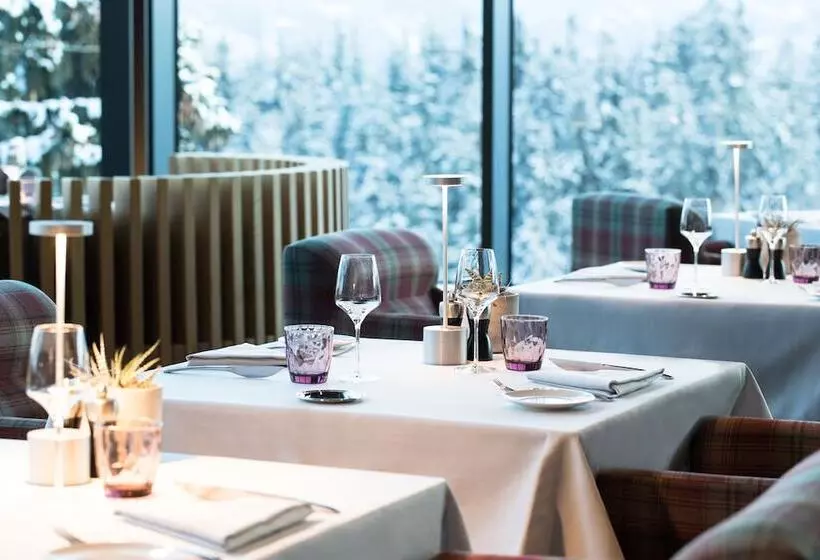 ホテル Crans Ambassador