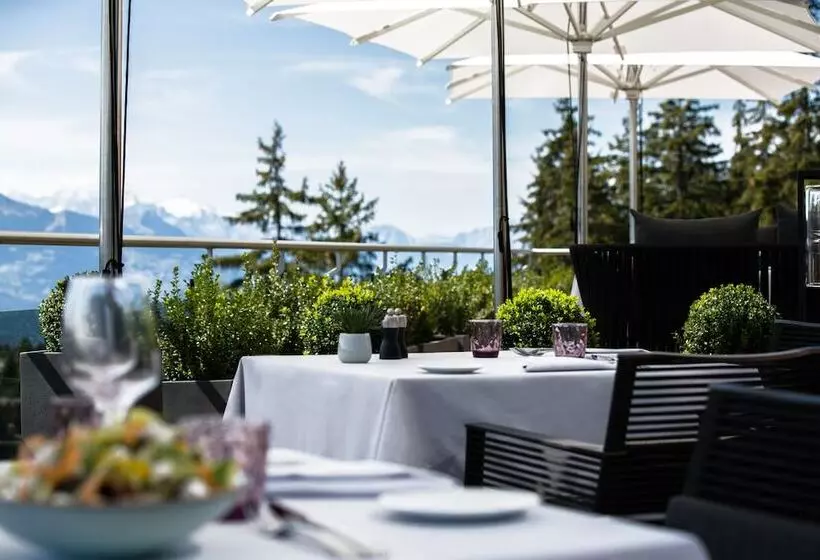 ホテル Crans Ambassador