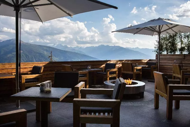 ホテル Crans Ambassador