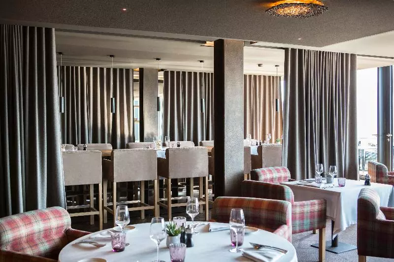 ホテル Crans Ambassador