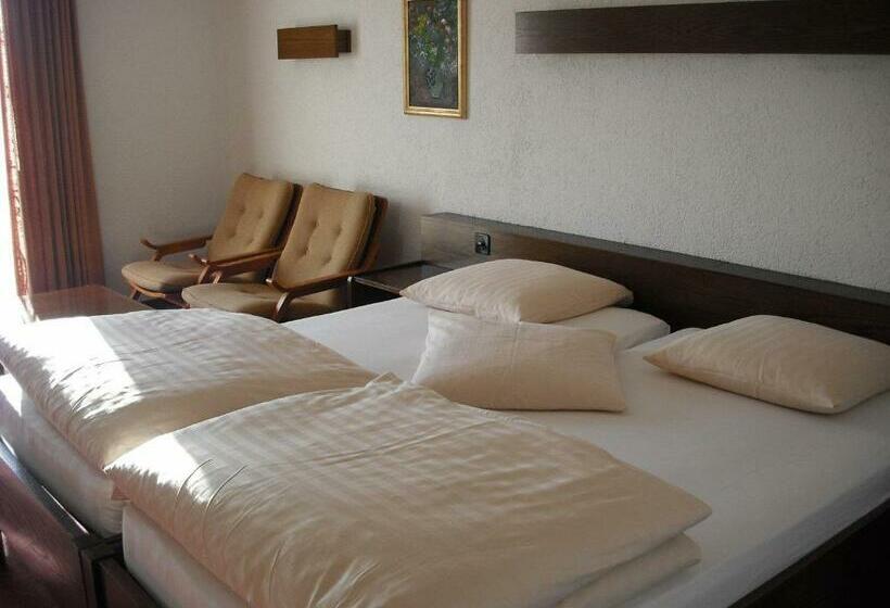 ホテル La Comanella