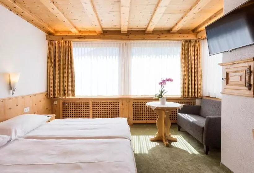 Szálloda Chesa Languard