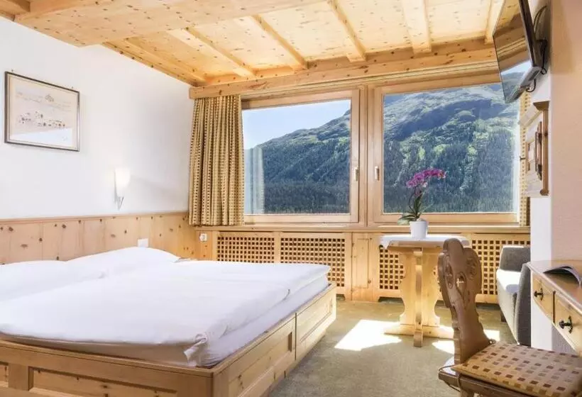 Szálloda Chesa Languard