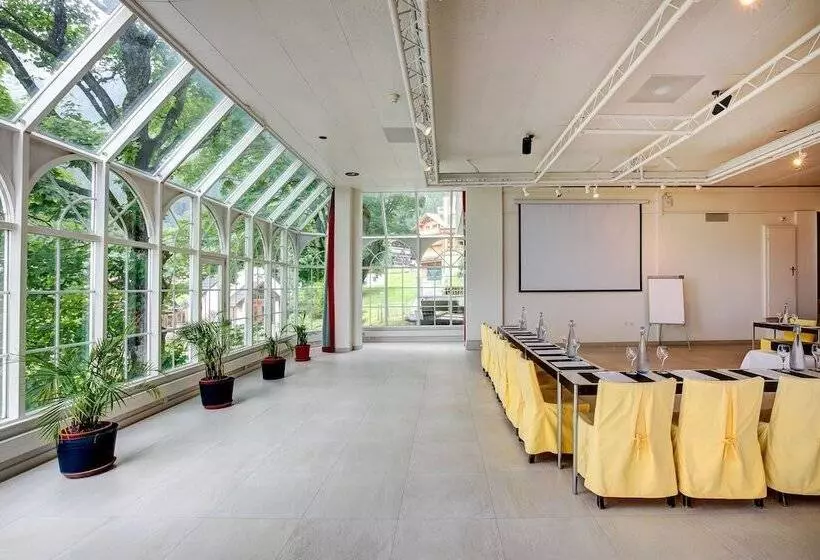 בית מלון כפרי Regina