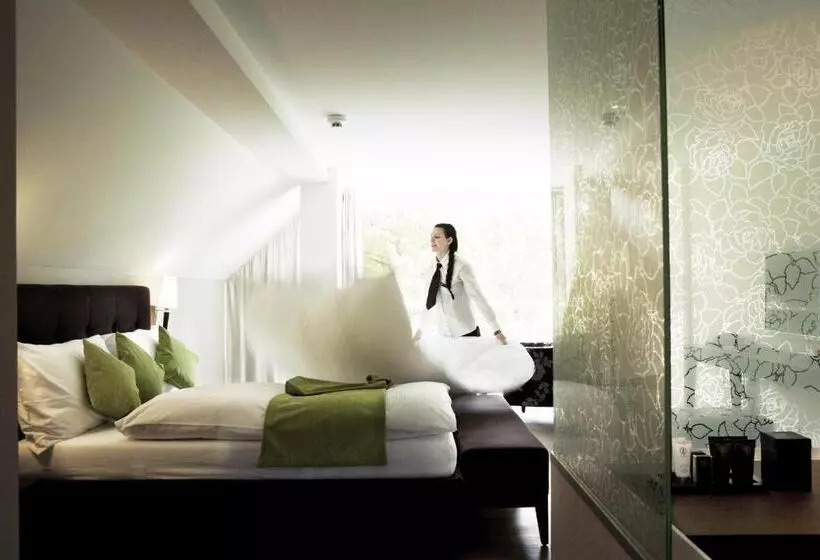 酒店 Schloss Hunigen