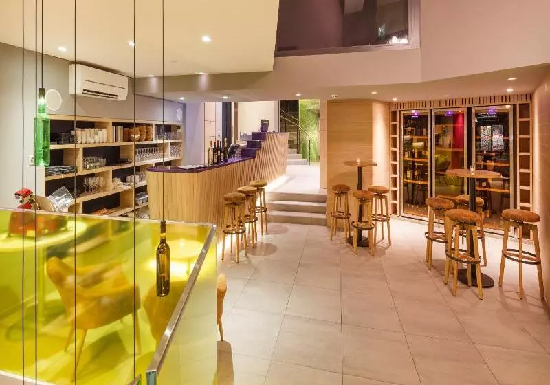 Hotel Swiss Wine By Fassbind