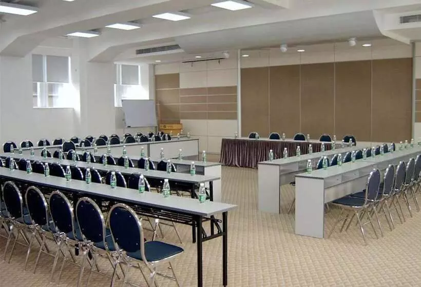 Aiqun Hotel Guangzhou   Free Shuttle Between Hotel And Exhibition Center During Canton Fair