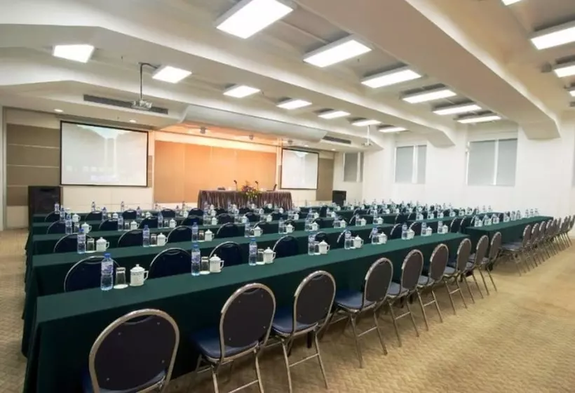 Aiqun Hotel Guangzhou   Free Shuttle Between Hotel And Exhibition Center During Canton Fair