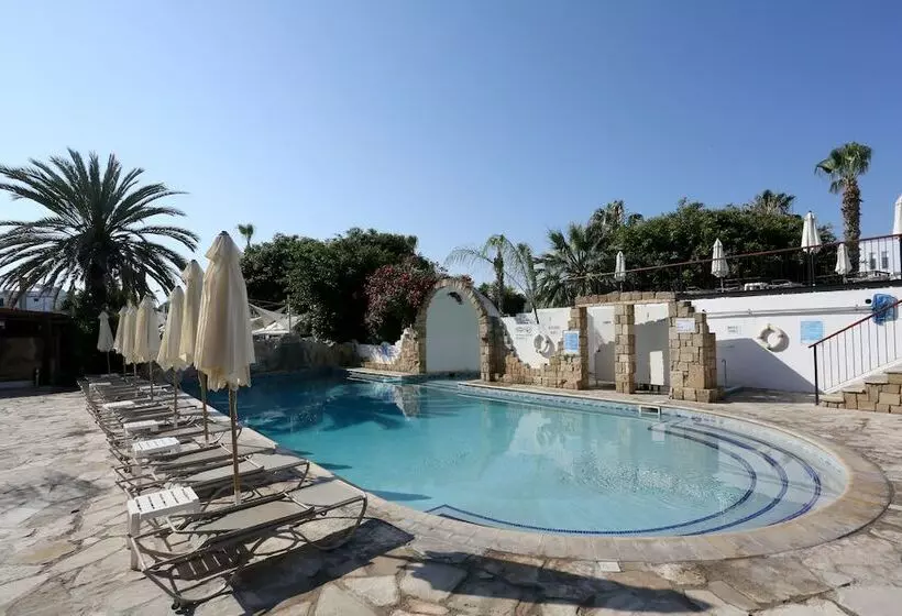 هتل Dionysos Central