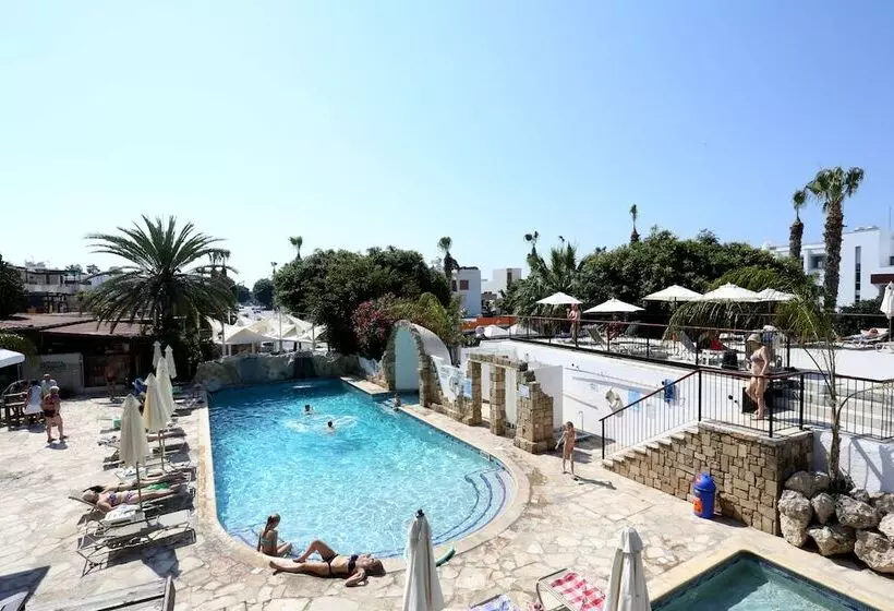 هتل Dionysos Central