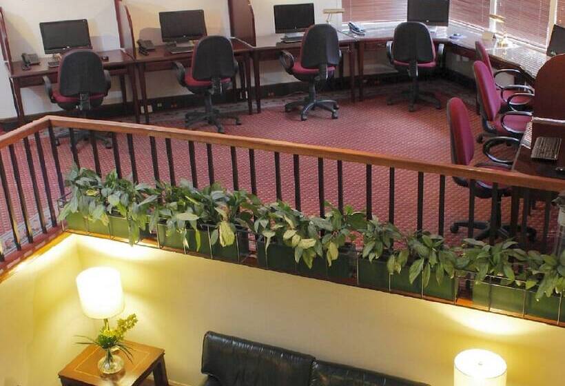 هتل Estelar La Fontana