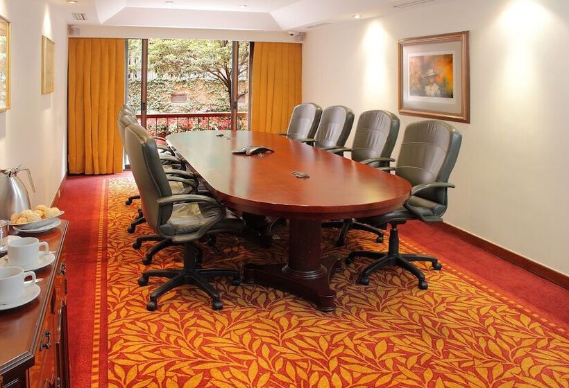 هتل Estelar La Fontana