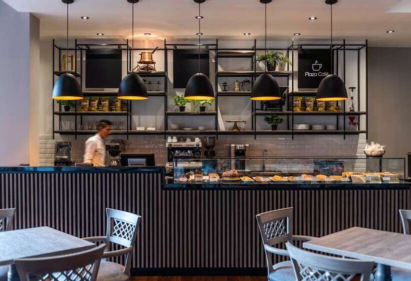 هتل Estelar La Fontana