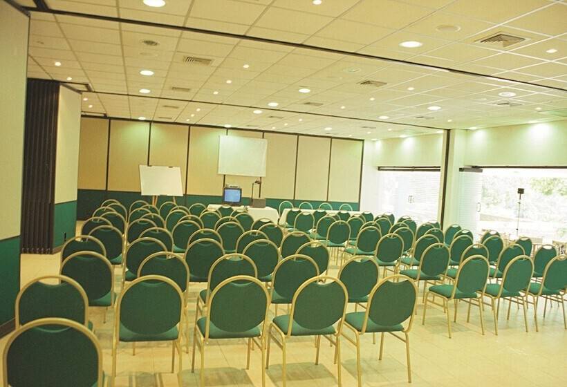 Hotel Guadaira Resort