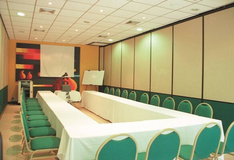 Hotel Guadaira Resort