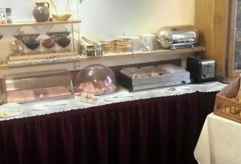 هتل Pension Margrit