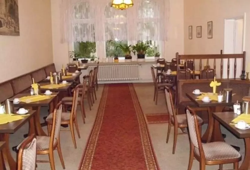 هتل Pension Margrit