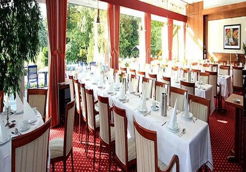 בית מלון כפרי Restaurant Seegarten Quickborn