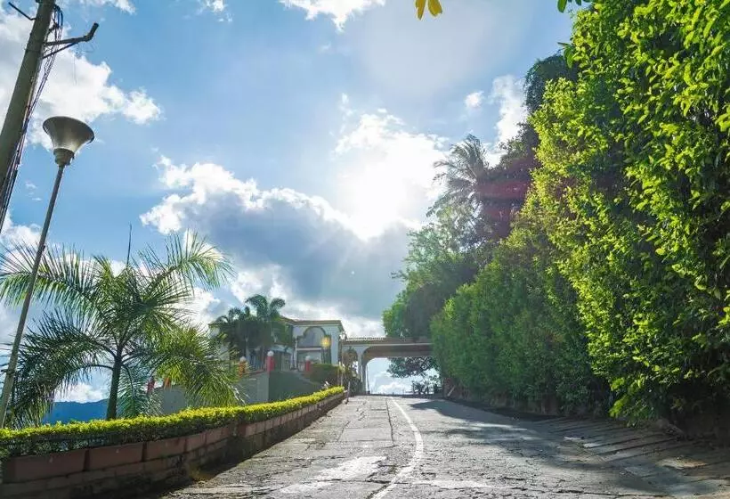 هتل San Juan Internacional