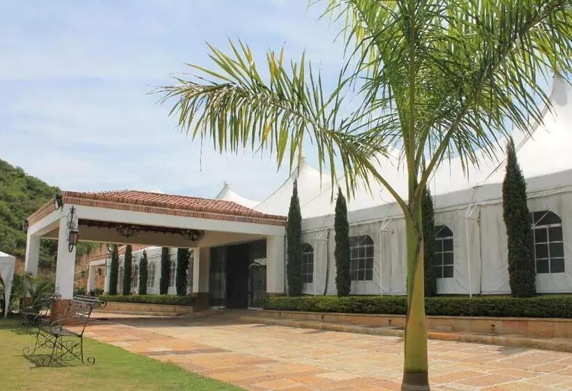 هتل San Juan Internacional