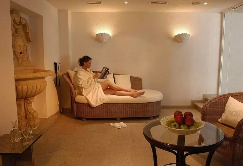 Bernstein Hotel Villa Kastania