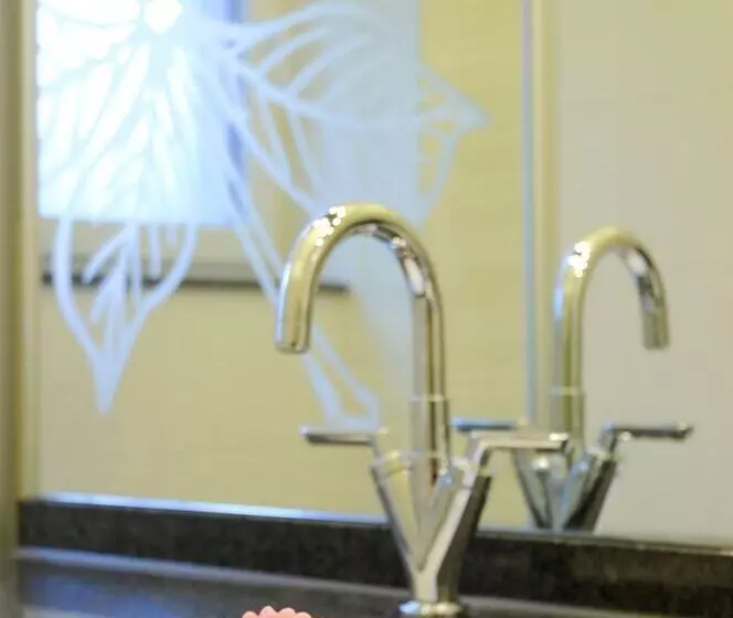 Bernstein Hotel Villa Kastania