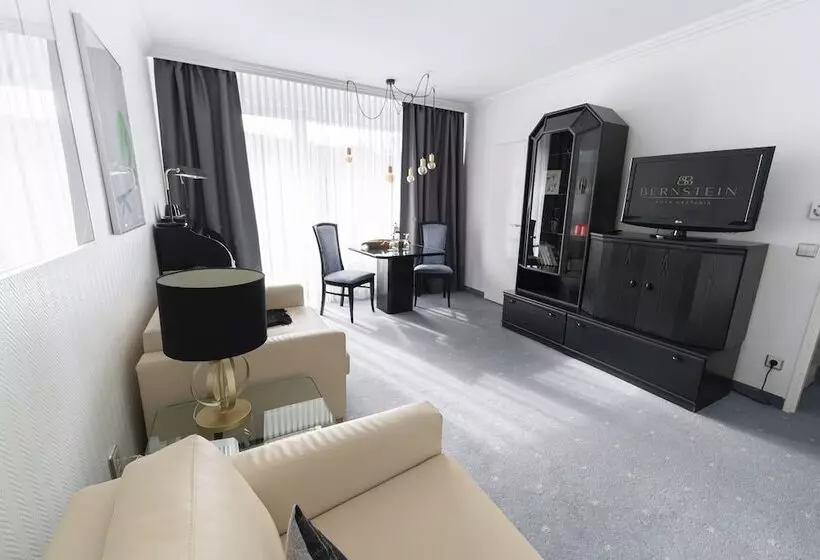 Bernstein Hotel Villa Kastania