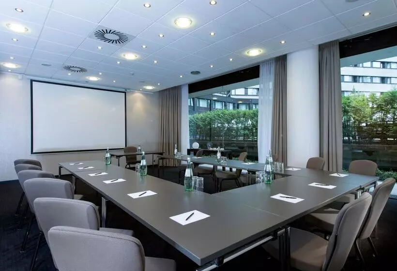 هتل Wyndham Berlin Excelsior