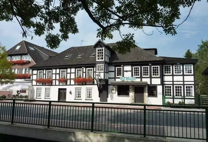 Akzent Hotel Zur Wasserburg   Hotel Garni Bed & Breakfast