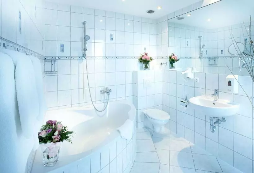 هتل Astor Kiel By Campanile