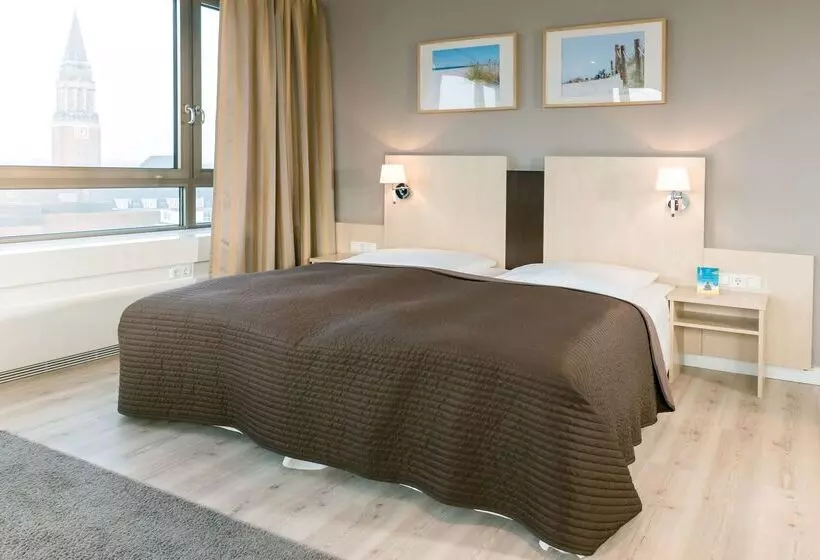 هتل Astor Kiel By Campanile