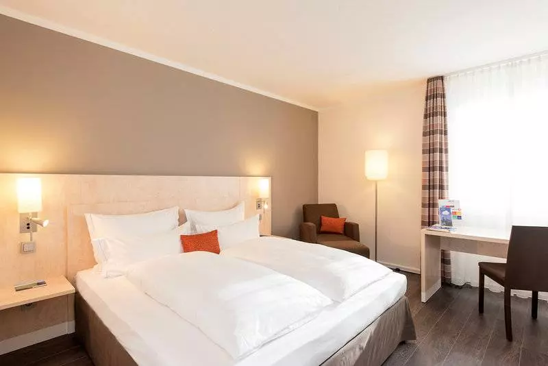 هتل Mercure  Duesseldorf Sued