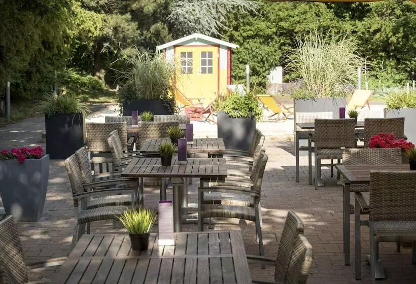 هتل Mercure  Duesseldorf Sued