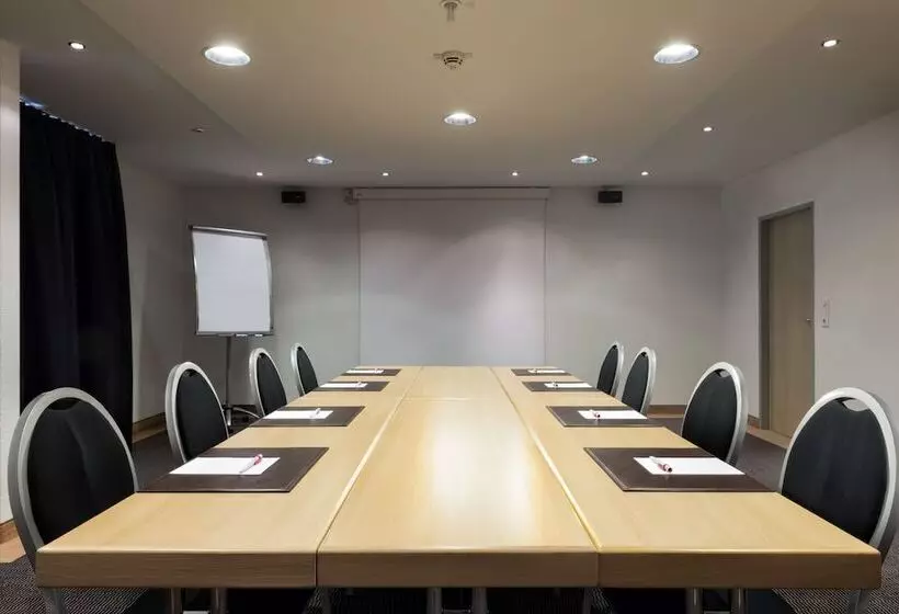 هتل Mercure  Duesseldorf Sued