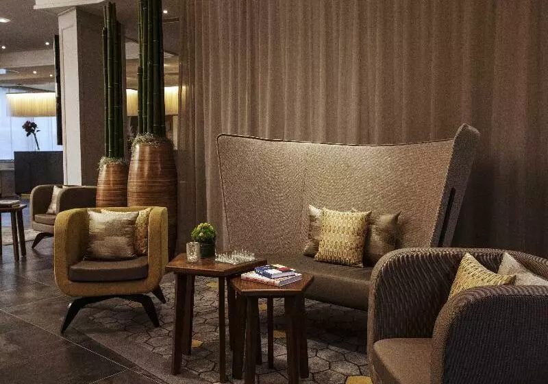 هتل Renaissance Duesseldorf