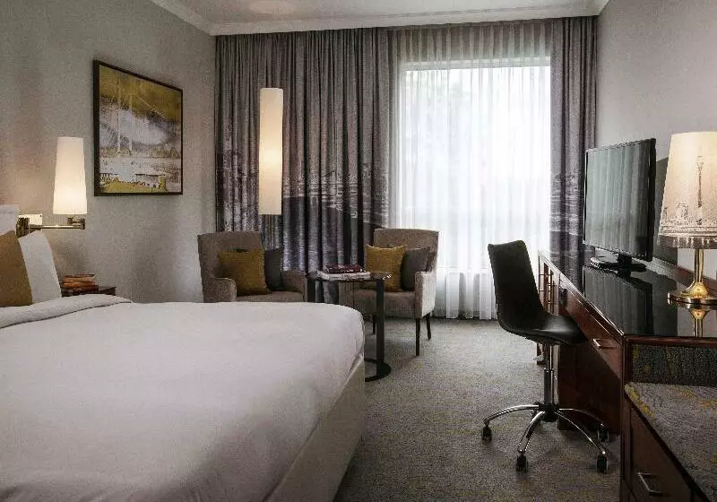 هتل Renaissance Duesseldorf