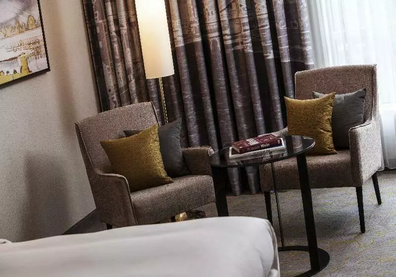 هتل Renaissance Duesseldorf