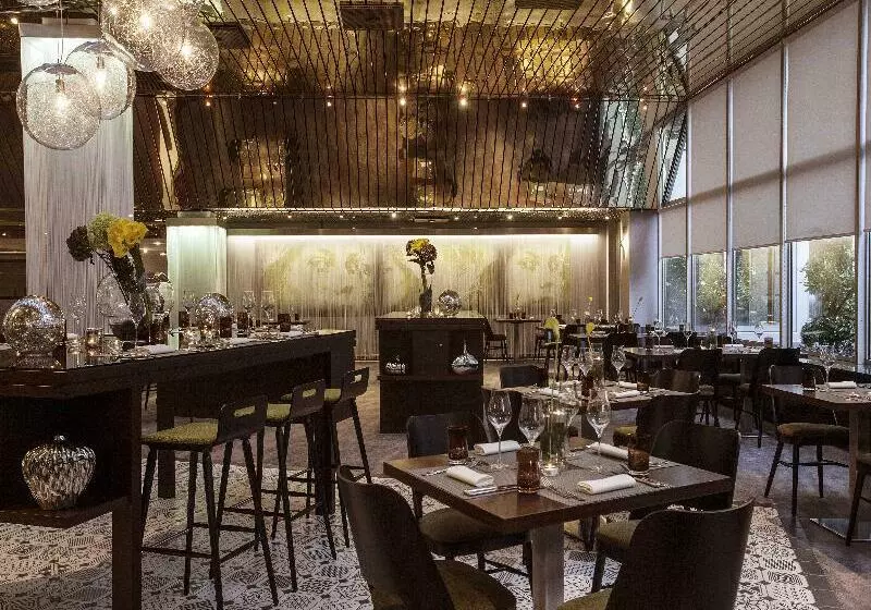 هتل Renaissance Duesseldorf