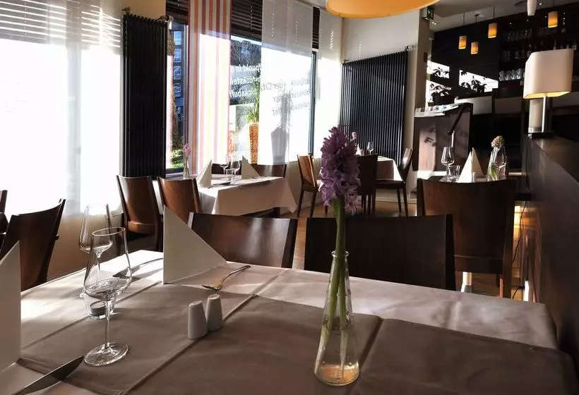 هتل Esplanade Dortmund