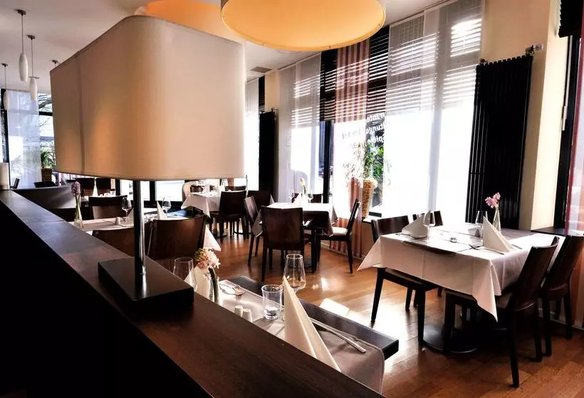 هتل Esplanade Dortmund