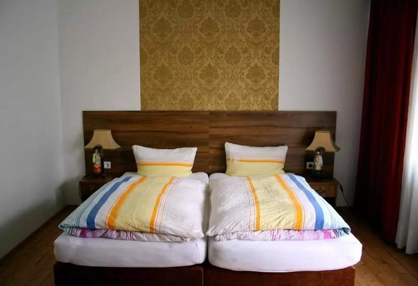 هتل Zur Heidquelle