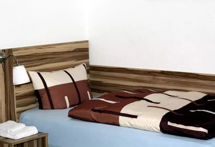 هتل Zur Heidquelle