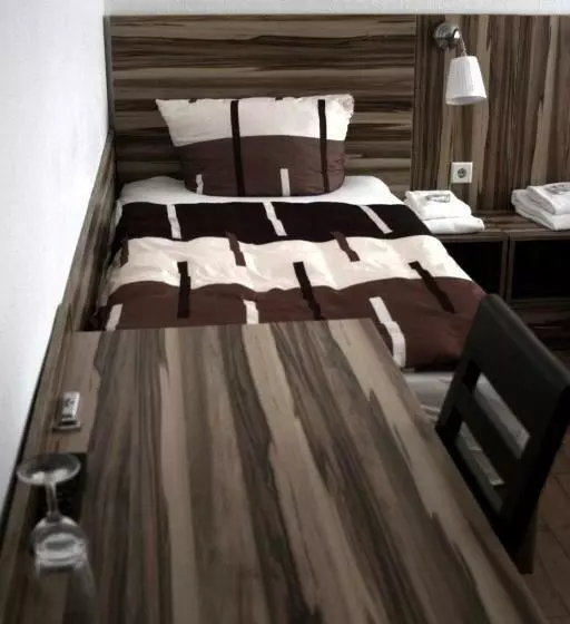 هتل Zur Heidquelle