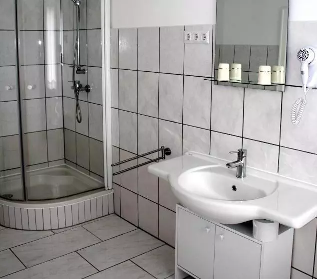 هتل Zur Heidquelle