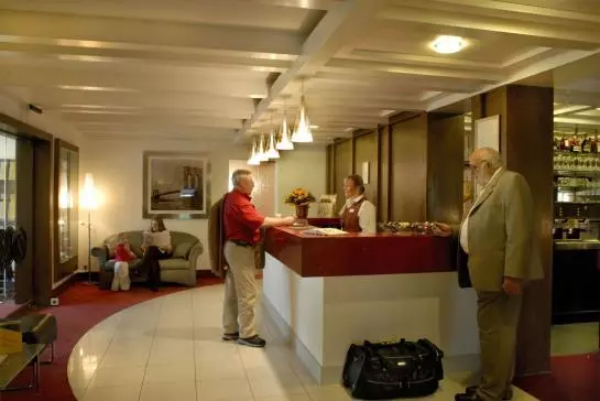 בית מלון כפרי Business Rosenau